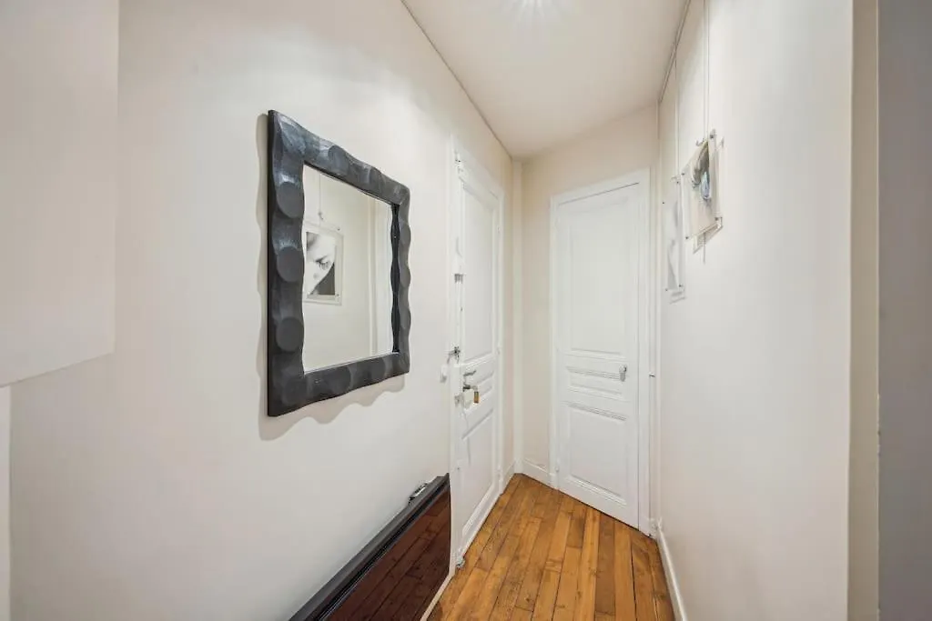 Beautiful Flat Heart Of Xiveme París